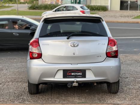 TOYOTA Etios Hatch 1.3 16V 4P FLEX X, Foto 5