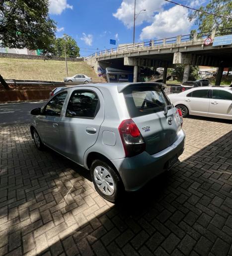 TOYOTA Etios Hatch 1.3 16V 4P FLEX X AUTOMTICO, Foto 6