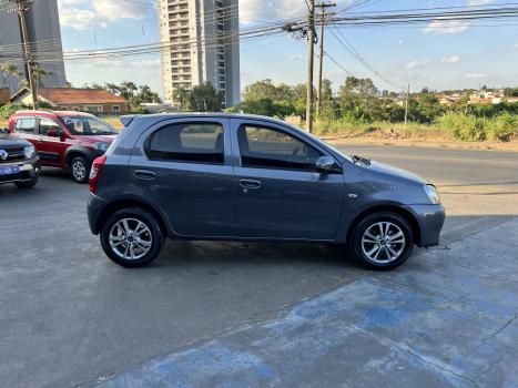 TOYOTA Etios Hatch 1.3 16V 4P FLEX X, Foto 2