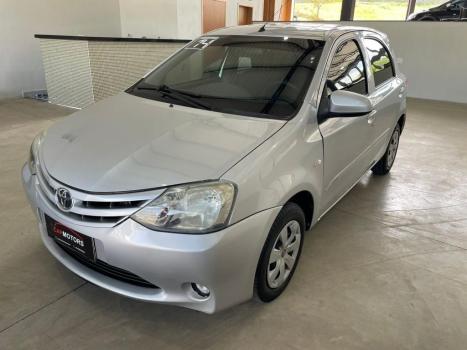 TOYOTA Etios Hatch 1.3 16V 4P FLEX X, Foto 2