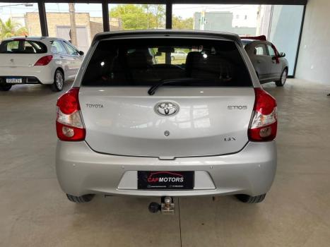 TOYOTA Etios Hatch 1.3 16V 4P FLEX X, Foto 4