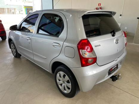 TOYOTA Etios Hatch 1.3 16V 4P FLEX X, Foto 5