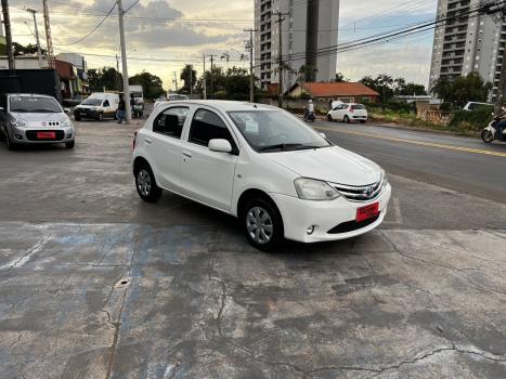 TOYOTA Etios Hatch 1.3 16V 4P FLEX X, Foto 3