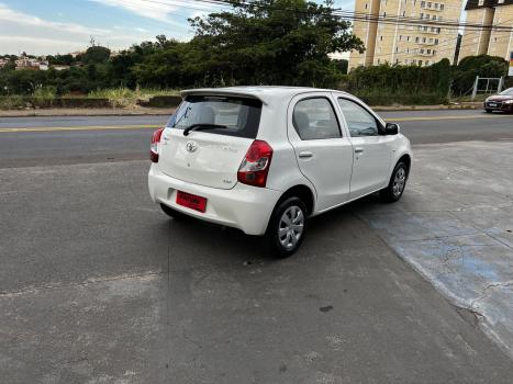 TOYOTA Etios Hatch 1.3 16V 4P FLEX X, Foto 5