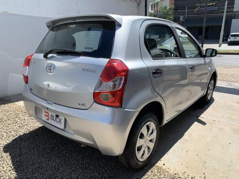 TOYOTA Etios Hatch 1.3 16V 4P FLEX X, Foto 2