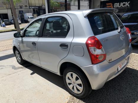 TOYOTA Etios Hatch 1.3 16V 4P FLEX X, Foto 4