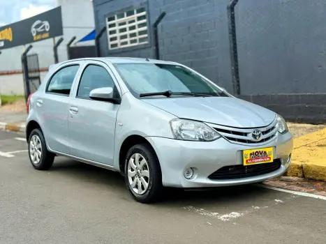 TOYOTA Etios Hatch 1.3 16V 4P FLEX X, Foto 1