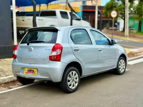 TOYOTA Etios Hatch 1.3 16V 4P FLEX X, Foto 6