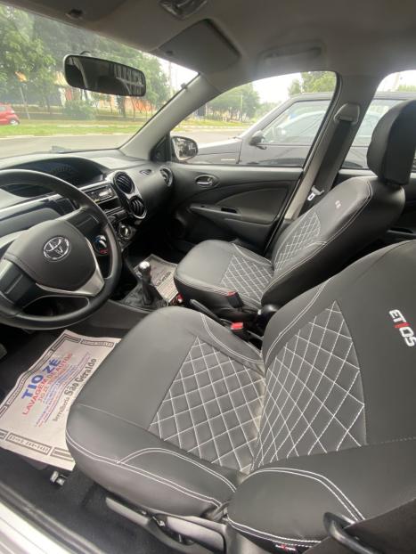 TOYOTA Etios Hatch 1.3 16V 4P FLEX X, Foto 9