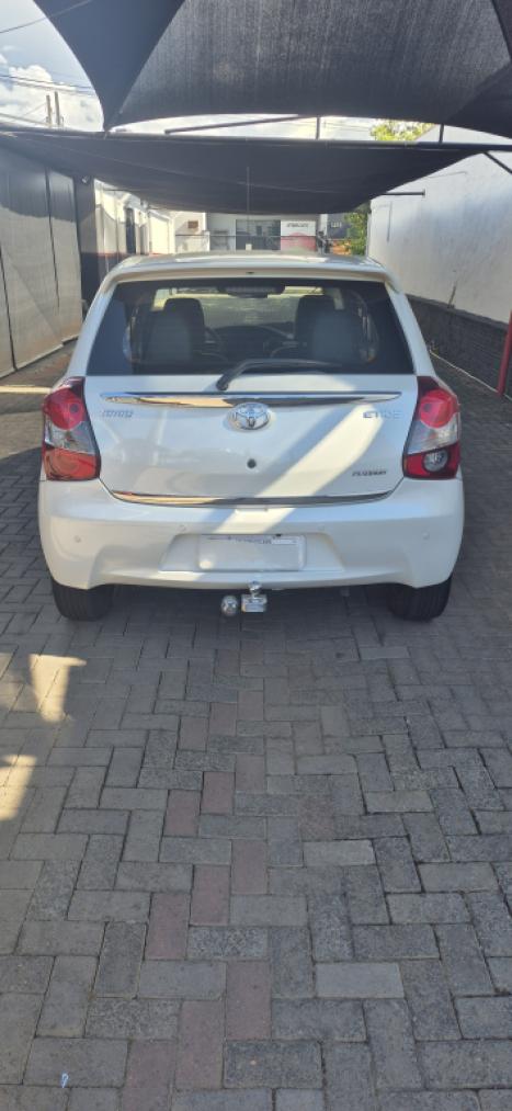 TOYOTA Etios Hatch 1.5 16V 4P FLEX PLATINUM, Foto 4