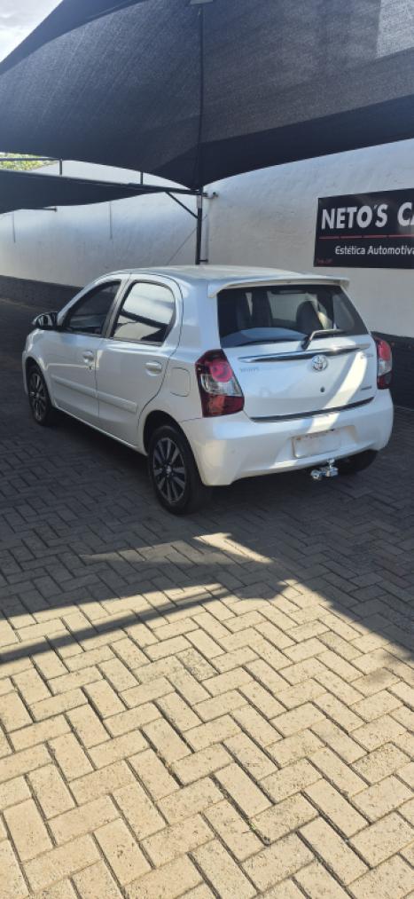 TOYOTA Etios Hatch 1.5 16V 4P FLEX PLATINUM, Foto 2