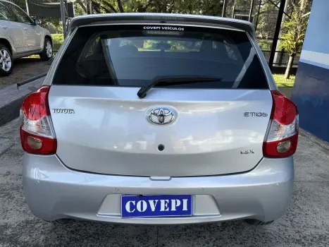 TOYOTA Etios Hatch 1.3 16V 4P FLEX X, Foto 4