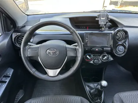 TOYOTA Etios Hatch 1.3 16V 4P FLEX X, Foto 7