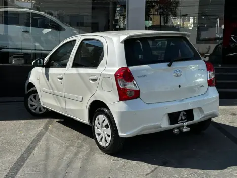 TOYOTA Etios Hatch 1.3 16V 4P FLEX X AUTOMTICO, Foto 4