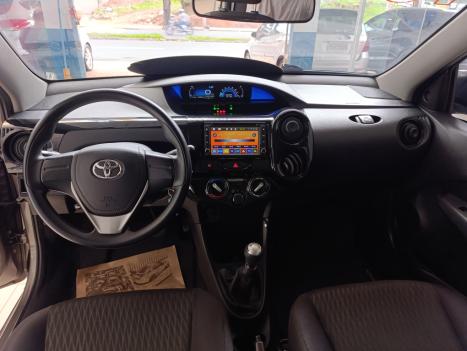 TOYOTA Etios Hatch 1.3 16V 4P FLEX X, Foto 7