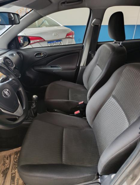 TOYOTA Etios Hatch 1.3 16V 4P FLEX X, Foto 9