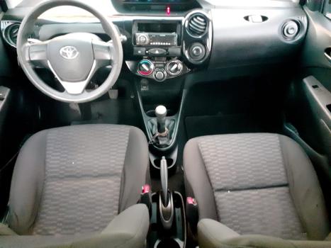 TOYOTA Etios Hatch 1.3 16V 4P FLEX X, Foto 5