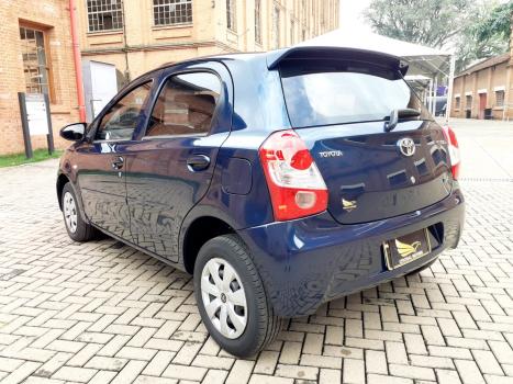 TOYOTA Etios Hatch 1.3 16V 4P FLEX X, Foto 3
