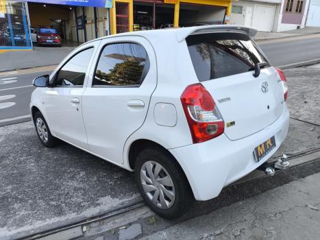 TOYOTA Etios Hatch 1.3 16V 4P FLEX X, Foto 2