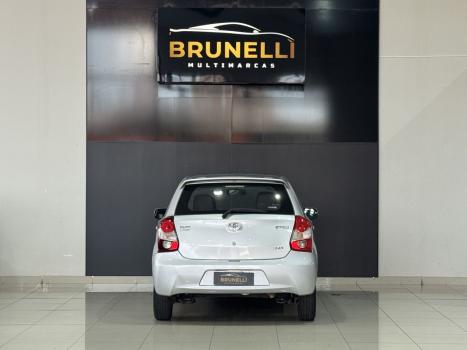 TOYOTA Etios Hatch 1.3 16V 4P FLEX XS, Foto 4