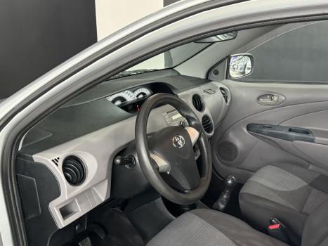 TOYOTA Etios Hatch 1.3 16V 4P FLEX XS, Foto 11