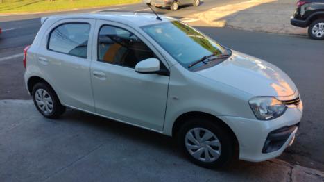 TOYOTA Etios Hatch 1.3 16V 4P FLEX X, Foto 3