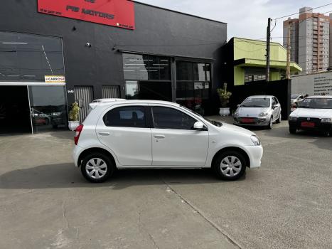 TOYOTA Etios Hatch 1.3 16V 4P FLEX X, Foto 2