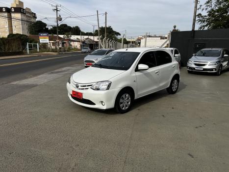 TOYOTA Etios Hatch 1.3 16V 4P FLEX X, Foto 3