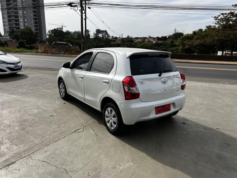 TOYOTA Etios Hatch 1.3 16V 4P FLEX X, Foto 5