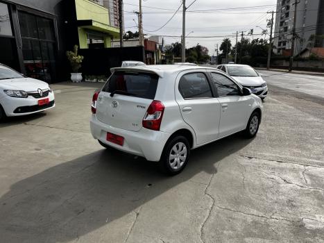 TOYOTA Etios Hatch 1.3 16V 4P FLEX X, Foto 6