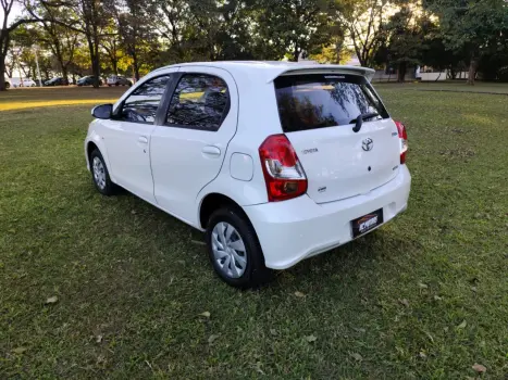 TOYOTA Etios Hatch 1.5 16V 4P FLEX XS AUTOMTICO, Foto 6
