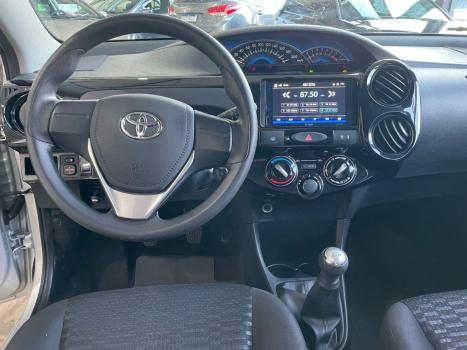 TOYOTA Etios Hatch 1.3 16V 4P FLEX XS, Foto 6