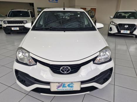 TOYOTA Etios Hatch 1.3 16V 4P FLEX X AUTOMTICO, Foto 2