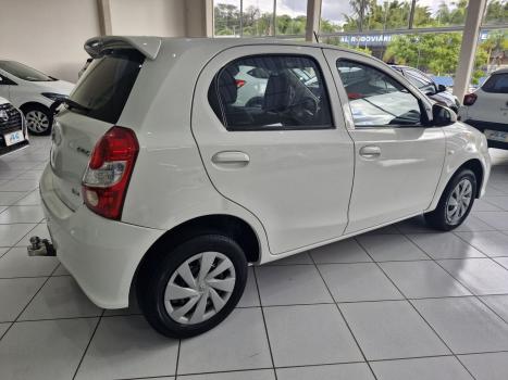 TOYOTA Etios Hatch 1.3 16V 4P FLEX X AUTOMTICO, Foto 4