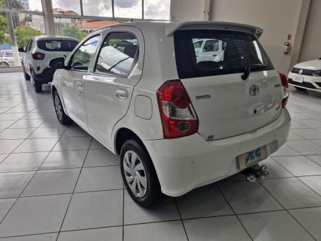 TOYOTA Etios Hatch 1.3 16V 4P FLEX X AUTOMTICO, Foto 5