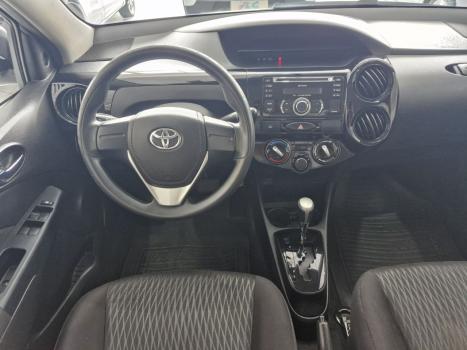 TOYOTA Etios Hatch 1.3 16V 4P FLEX X AUTOMTICO, Foto 6