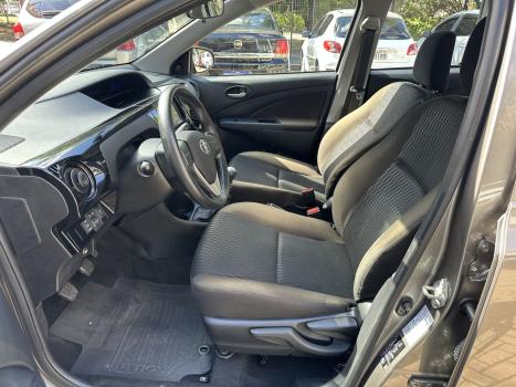 TOYOTA Etios Hatch 1.3 16V 4P FLEX X, Foto 7