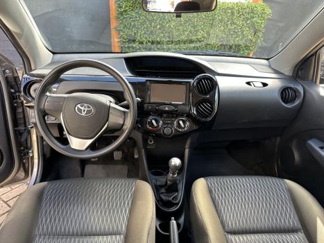 TOYOTA Etios Hatch 1.3 16V 4P FLEX X, Foto 9