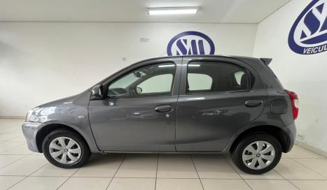 TOYOTA Etios Hatch 1.3 16V 4P FLEX X, Foto 2