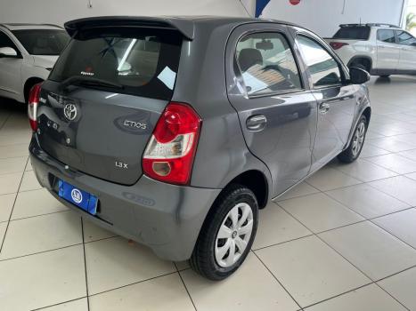 TOYOTA Etios Hatch 1.3 16V 4P FLEX X, Foto 8