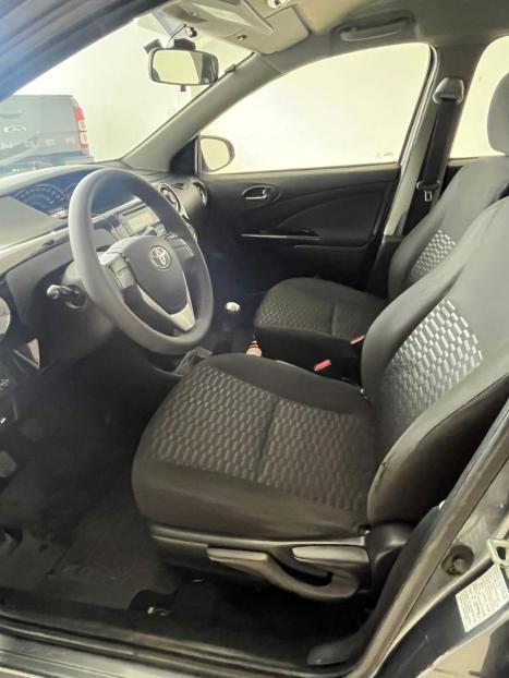 TOYOTA Etios Hatch 1.3 16V 4P FLEX X, Foto 15