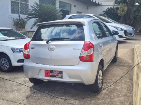 TOYOTA Etios Hatch 1.3 16V 4P FLEX X, Foto 4