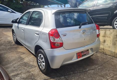 TOYOTA Etios Hatch 1.3 16V 4P FLEX X, Foto 8