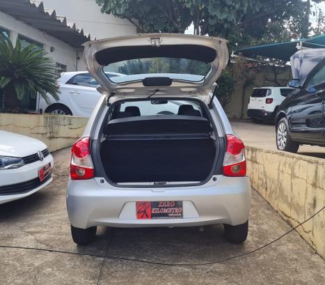 TOYOTA Etios Hatch 1.3 16V 4P FLEX X, Foto 9