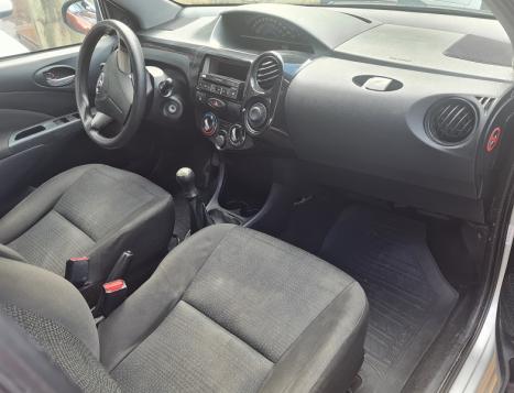 TOYOTA Etios Hatch 1.3 16V 4P FLEX X, Foto 11