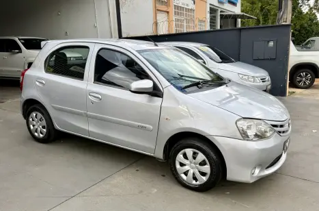 TOYOTA Etios Hatch 1.3 16V 4P FLEX X, Foto 3