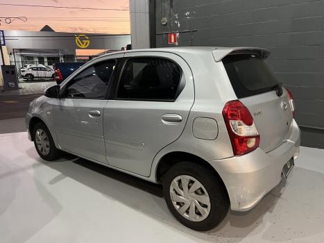 TOYOTA Etios Hatch 1.5 16V 4P FLEX XS AUTOMTICO, Foto 2