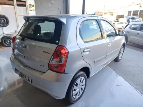 TOYOTA Etios Hatch 1.5 16V 4P FLEX XS AUTOMTICO, Foto 4