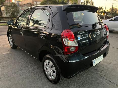 TOYOTA Etios Hatch 1.3 16V 4P FLEX X AUTOMTICO, Foto 4
