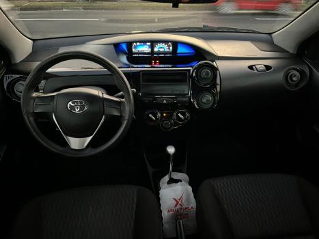 TOYOTA Etios Hatch 1.3 16V 4P FLEX X AUTOMTICO, Foto 9